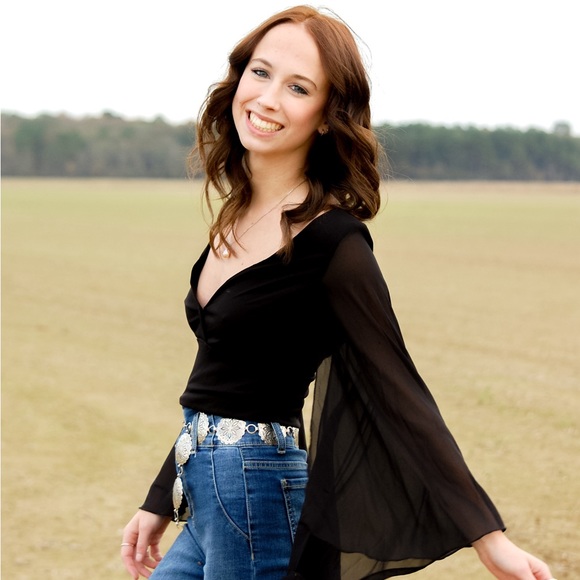 Meet your Posher, Jillian - Picture 5 of 6